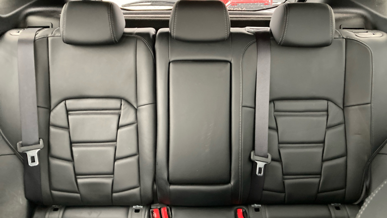 Nissan Qashqai 1.3 DiG-T N-Motion 5dr Petrol Hatchback